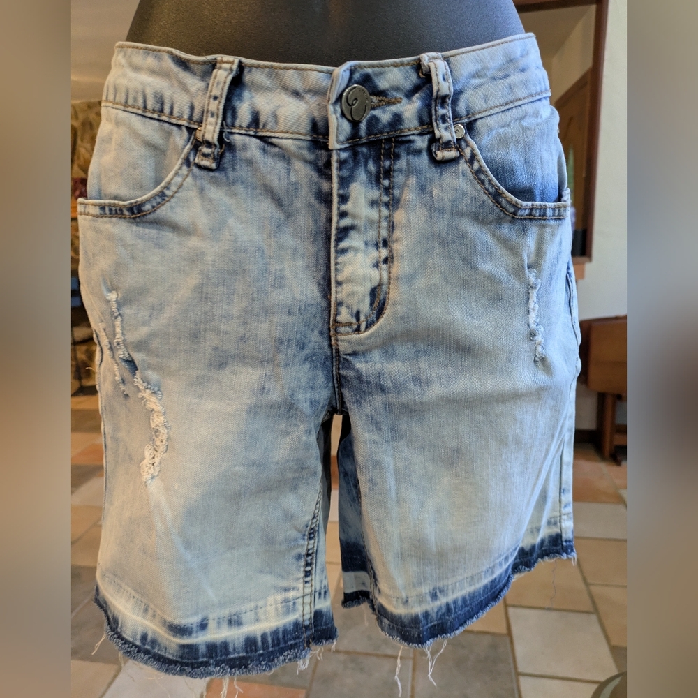Earl Jeans Distressed Stretch Jean Shorts. M